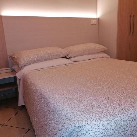 Hotel Andrea'S Римини Номер фото